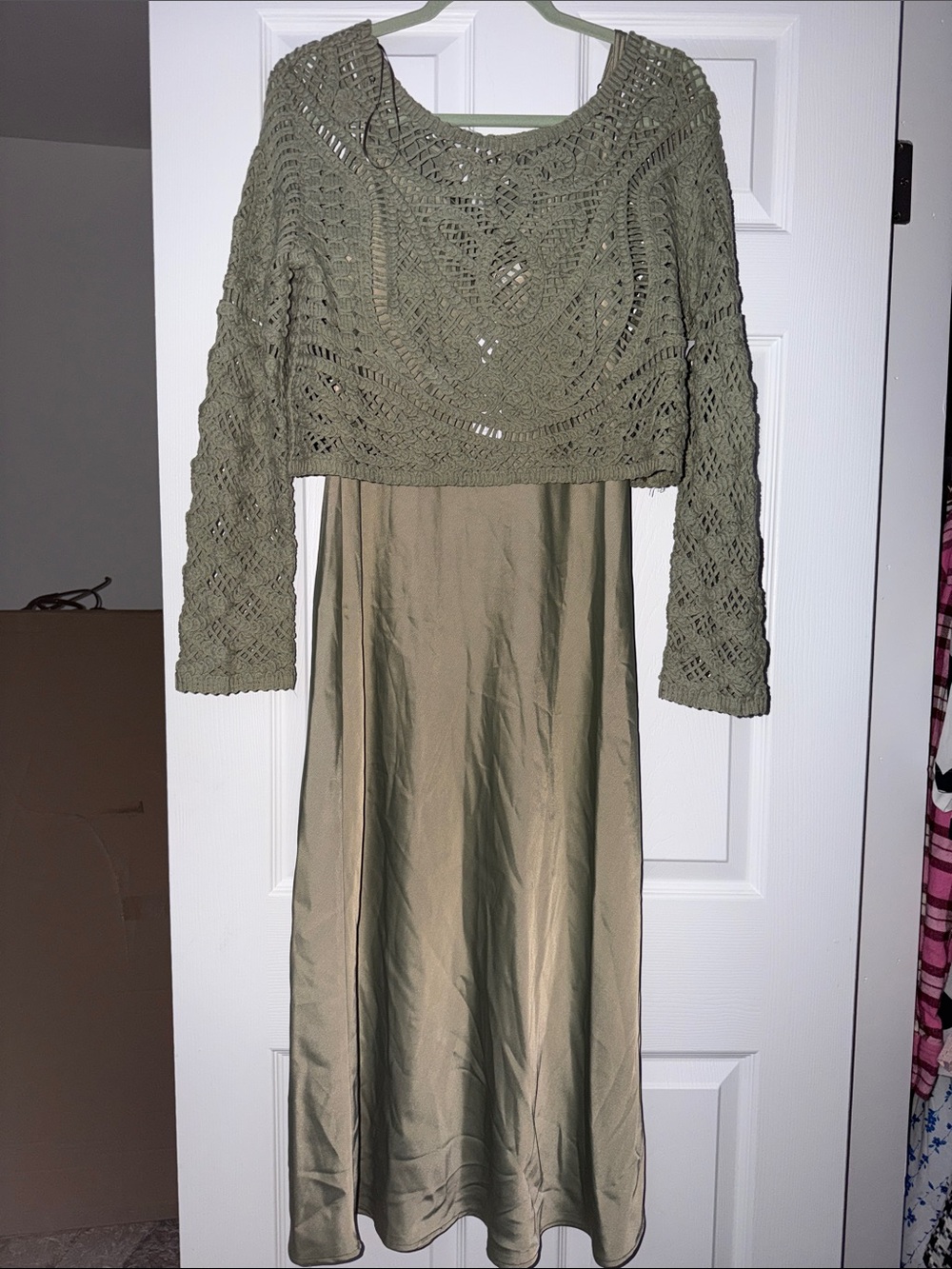 NWT Olive Crochet Overlay Long Sleeve Maxi Dress - Women size M